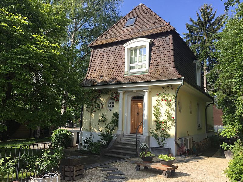 Firmendomizil auf dem Bruderholz in Basel.
